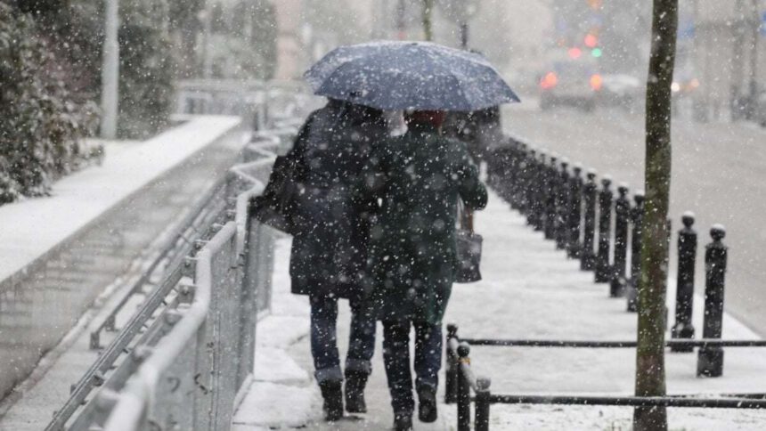 Forte ondata di maltempo: venti e abbondante neve su tutta Italia 2 Forte ondata di maltempo: venti e abbondante neve su tutta Italia 1