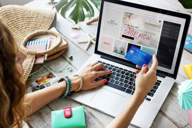 Acquistare è sempre più on-line: ma che fine fanno i negozi? 8