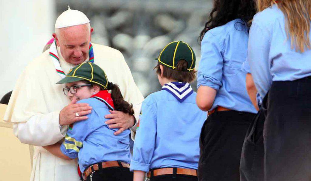 Papa Francesco ai giovani: "Non sarà la prossima app da scaricare a farvi felici" 17