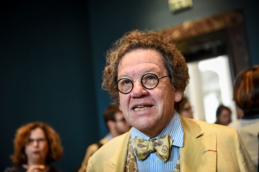 Addio a Philippe Daverio, aveva 71 anni. Portò l'arte nelle case degli italiani 2 Addio a Philippe Daverio, aveva 71 anni. Portò l'arte nelle case degli italiani 1