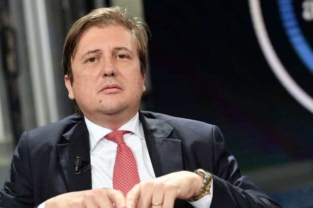 Sileri sul piano pandemico: "Alcuni dirigenti andrebbero presi a calci nel sedere" 18