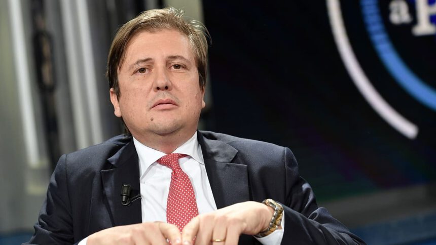 Sileri sul piano pandemico: "Alcuni dirigenti andrebbero presi a calci nel sedere" 1