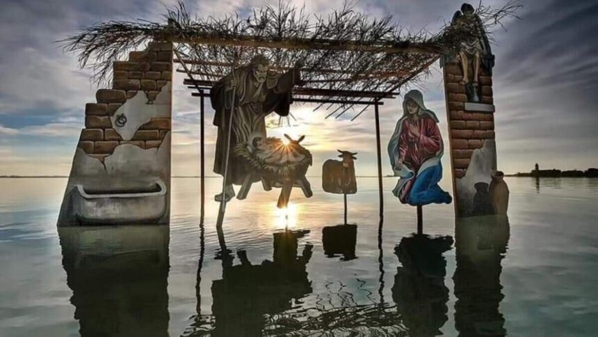 Presepe galleggiante di Burano, l'opera sull'acqua che incanta la Laguna 2 Presepe galleggiante di Burano, l'opera sull'acqua che incanta la Laguna 1