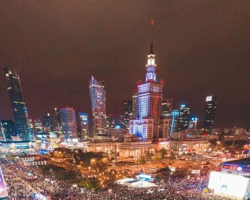 “Funerale dei diritti delle donne”, in Polonia ancora proteste per legge sull’aborto 13