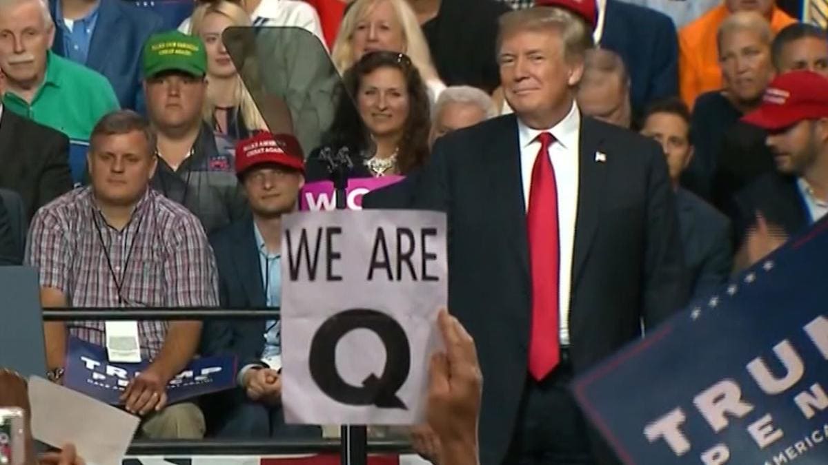QAnon, la nuova culla americana di complotti e bugie che elegge Donald Trump salvatore del mondo 15