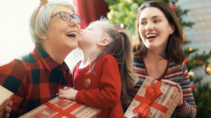 Regali di Natale per nonni: tante idee per stupirli quest’anno 1