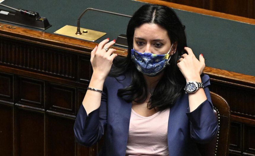 Scuola, la ministra Azzolina: “Nessun rischio sulla riapertura” 1