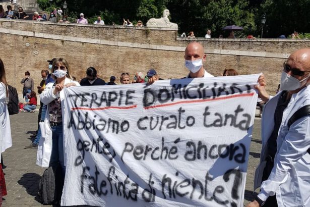 Terapia domiciliare in piazza a Roma. Grimaldi: "Speranza risponda o scenderemo in piazza anche a Milano" 7