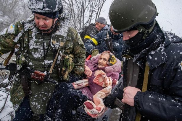 Inizio guerra in Ucraina, un mese fa cominciava l'invasione russa, Zelensky: "Ci sia solidarietà globale" 14