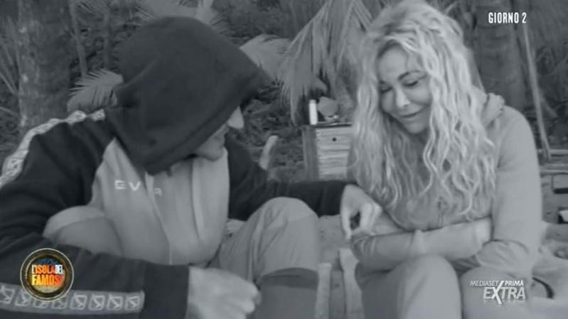 Isola dei famosi 2021, Vera Gemma ad Awed: “Avrei tante cose da insegnarti” 3 Vera Gemma_Awed