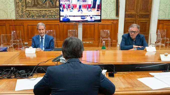 Lampedusa, svuotato l’hotspot sovraffollato. Conte: “L’Isola merita la risposta dello Stato” 4