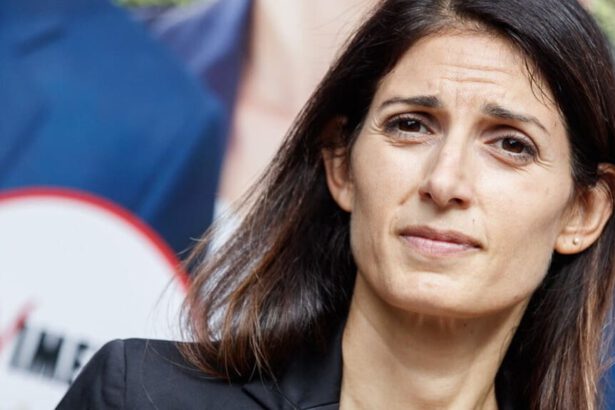 Virginia Raggi, lasciata sola nella sconfitta. Quale sarà il suo futuro in politica? 10