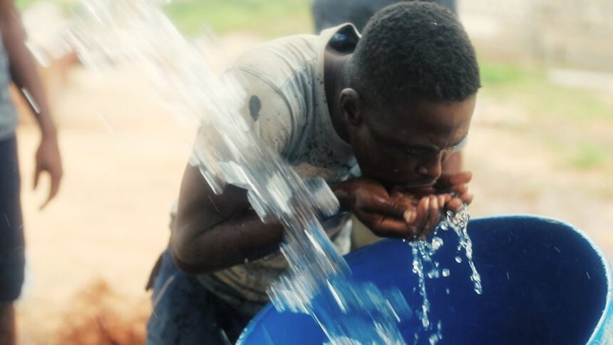 Kenya, impianto a energia solare trasforma l’acqua salata in potabile 1