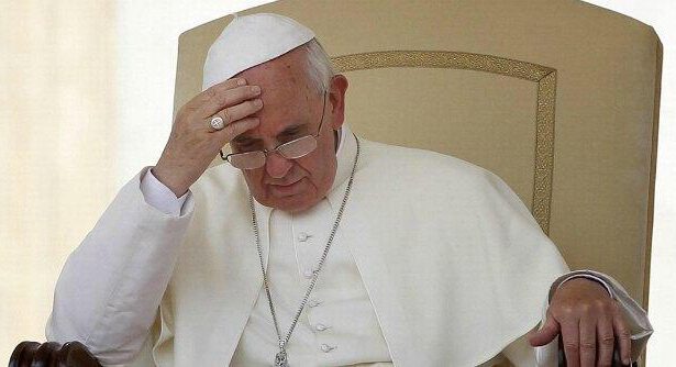 Rivoluzione Messa: elemosina col POS e cambia anche il Padre Nostro 9