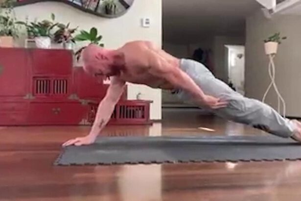 Jury Chechi, l'allenamento casalingo scatena i social 10