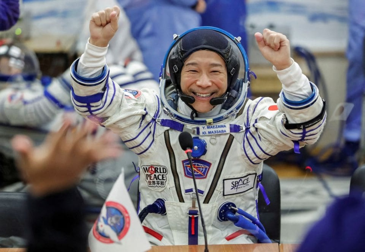 Miliardario giapponese atterra in Kazakistan dopo 12 giorni nello spazio 15