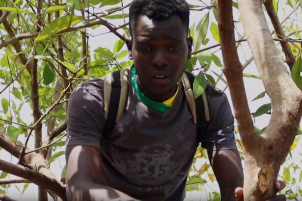 "Non emigrate": il profugo cantante che vuole convincere gli africani a non partire 11