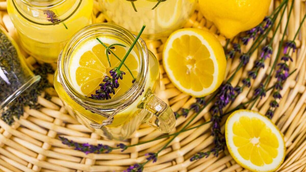 Bere acqua e limone, perché fa bene e cosa succede al corpo assumendola tutti i giorni? 19