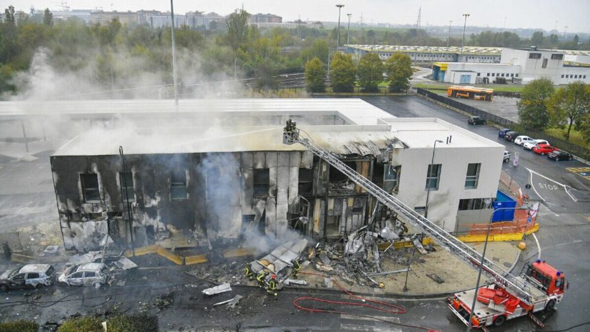 Incidente aereo a Milano: morte 8 persone tra cui un bambino 1