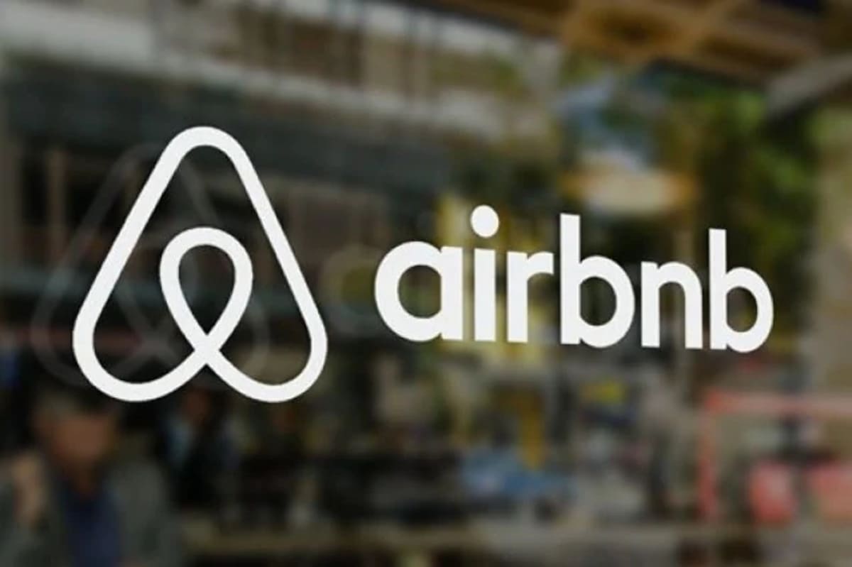 "È la crisi più straziante della nostra vita": Airbnb licenzia 1900 persone 1