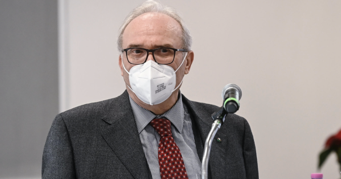 Anticorpi monoclonali, Braca: "Li invio in tutto il mondo ma in Italia mi arresterebbero" 2 Anticorpi monoclonali, Braca: "Li invio in tutto il mondo ma in Italia mi arresterebbero" 1