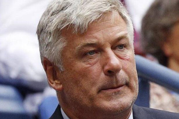 L'attore Alec Baldwin spara e uccide direttrice della fotografia sul set di "Rust" 18