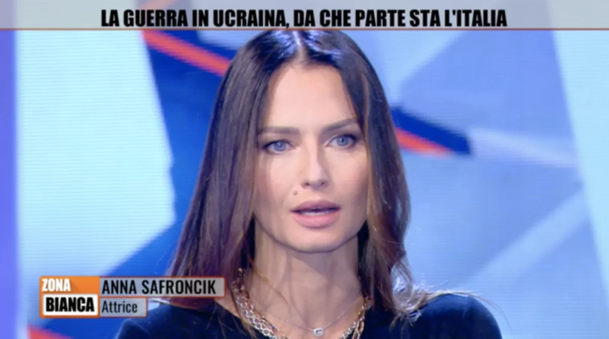 Chi è l'attrice ucraina Anna Safroncik, terrorizzata dalla guerra: "Ho paura, mio papà è a Kiev" 19