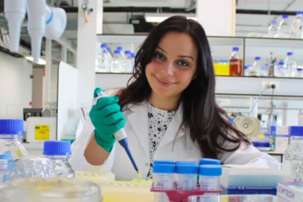 Biologa italiana trova la cura per l’antrace. È scienziata dell’anno in Belgio 15