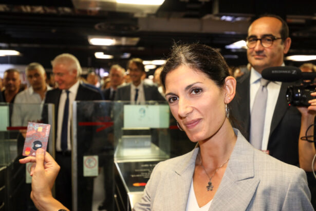 Rivoluzione Atac, da oggi la Metro si paga con il contactless 9
