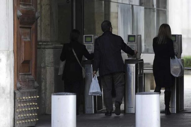 Super aumento di stipendio per i dipendenti statali: fino a 10mila euro in più nel 2022 10