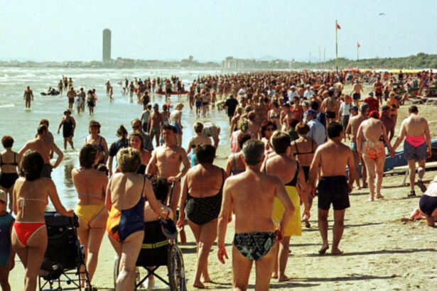 Covid-19, forte aumento di Rt e incidenza: "I no vax non vanno capiti, sono come evasori fiscali" 17