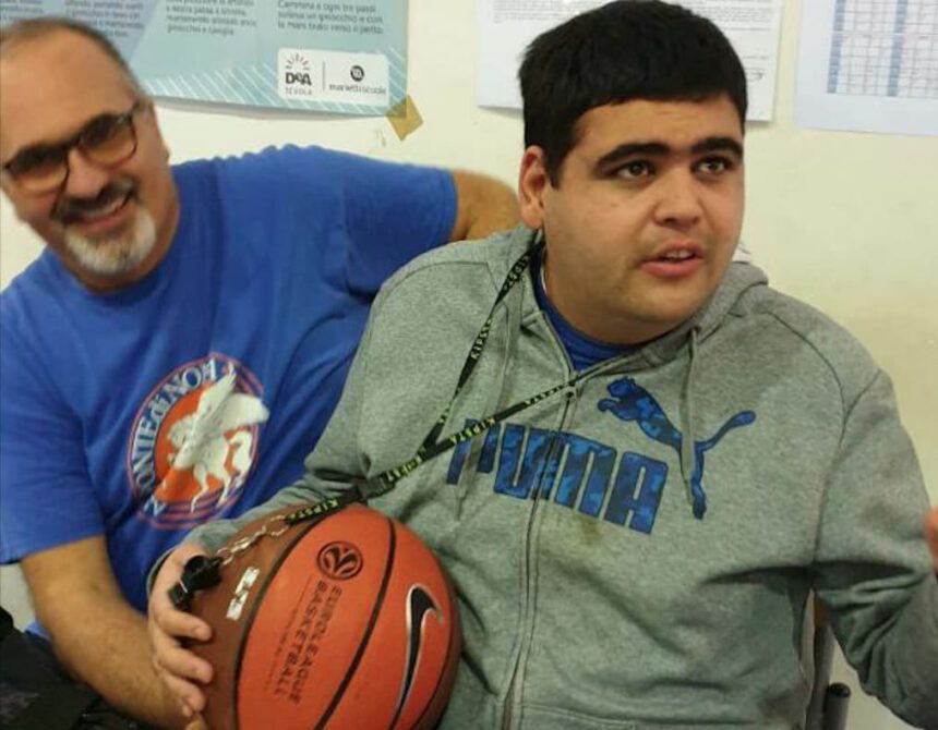 "Veniamo lasciati soli". Lo sfogo del papà di un ragazzo con autismo 1