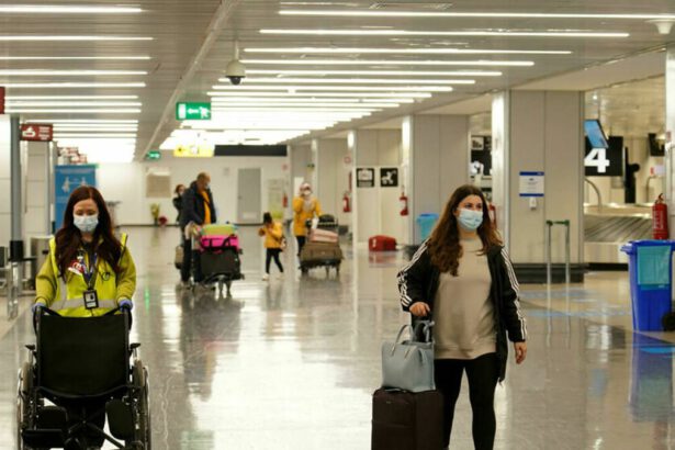 Contatto con positivo dopo terza dose: cos'è l'auto-sorveglianza e come funziona 13