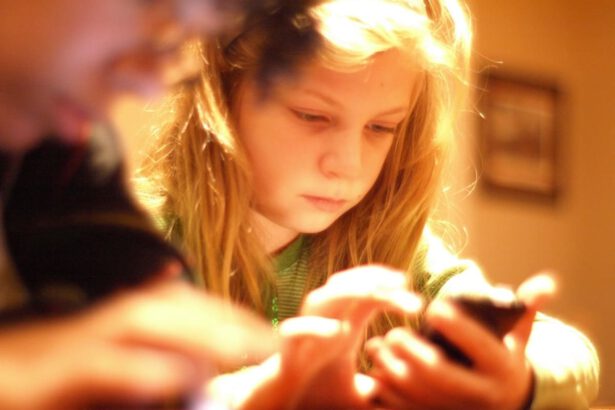 Palermo, si lega una cintura al collo per una challenge di Tik Tok: muore a 10 anni 78