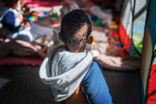 Ogni giorno 7 mila bambini muoiono di malnutrizione, ma la cosa non ci tocca 12