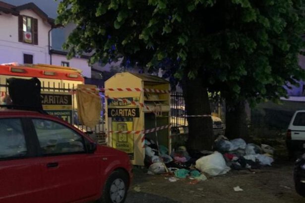 Bergamo, muore bambino di 10 anni schiacciato in un cassonetto per abiti usati 46