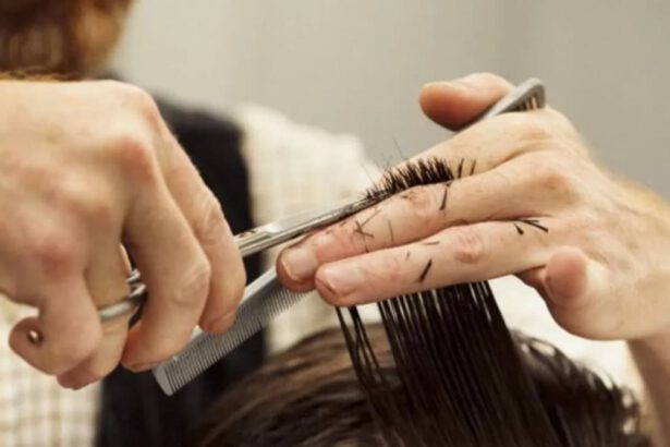 Caltanissetta, barbiere abusivo positivo al Covid: ora 40 famiglie a rischio 54