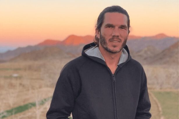 Turista francese detenuto in Iran comincia sciopero della fame in carcere 10