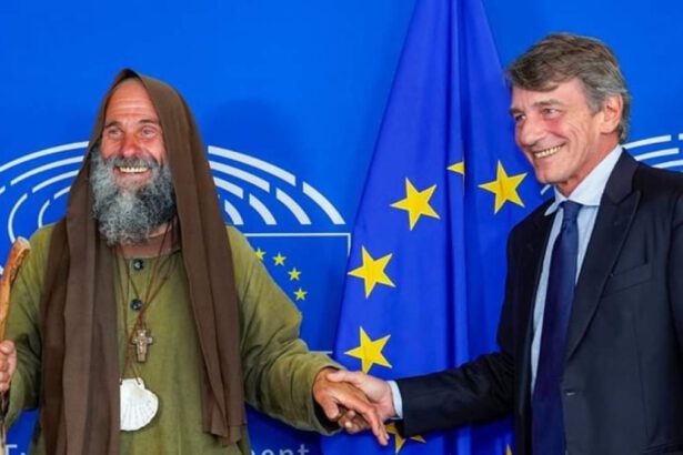 “Accolto per strada dai migranti”: Fratel Biagio a piedi da Palermo a Strasburgo 63