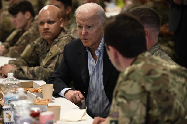 Onu: "A Mariupol fosse comuni". Biden dalla Polonia ribadisce: "Putin è un criminale di guerra" 6