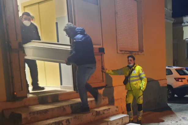 Bimba di 1 anno e 10 mesi muore mentre gioca con la sorellina: aperta un'inchiesta 10