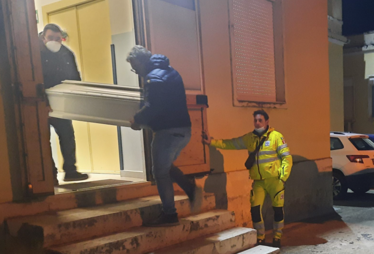 Bimba di 1 anno e 10 mesi muore mentre gioca con la sorellina: aperta un'inchiesta 15