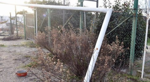 L'Aquila: bimba di 5 anni muore schiacciata da una porta da calcio di fronte ai genitori 19