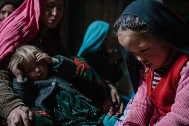 Il dramma dell'Afghanistan, bimba venduta dalla famiglia per 500 dollari: “Non è l'unica” 18