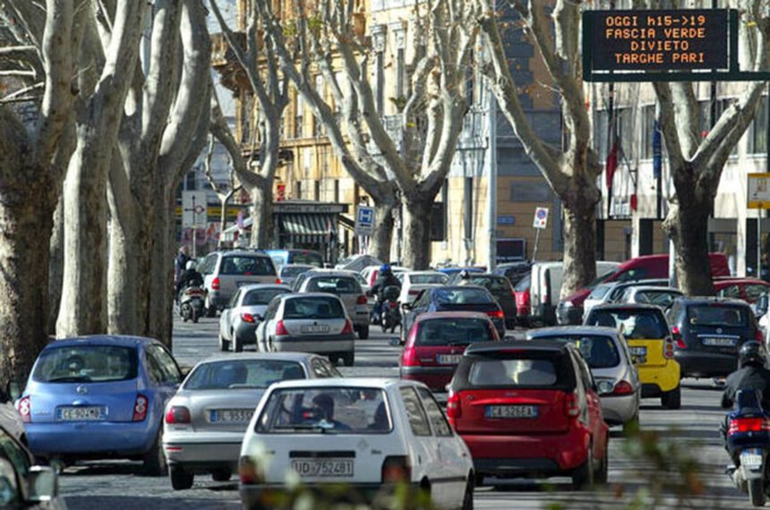 Roma, ad aprile il 71% di smog in meno. Crolla il valore di NO2 2 Roma, ad aprile il 71% di smog in meno. Crolla il valore di NO2 1