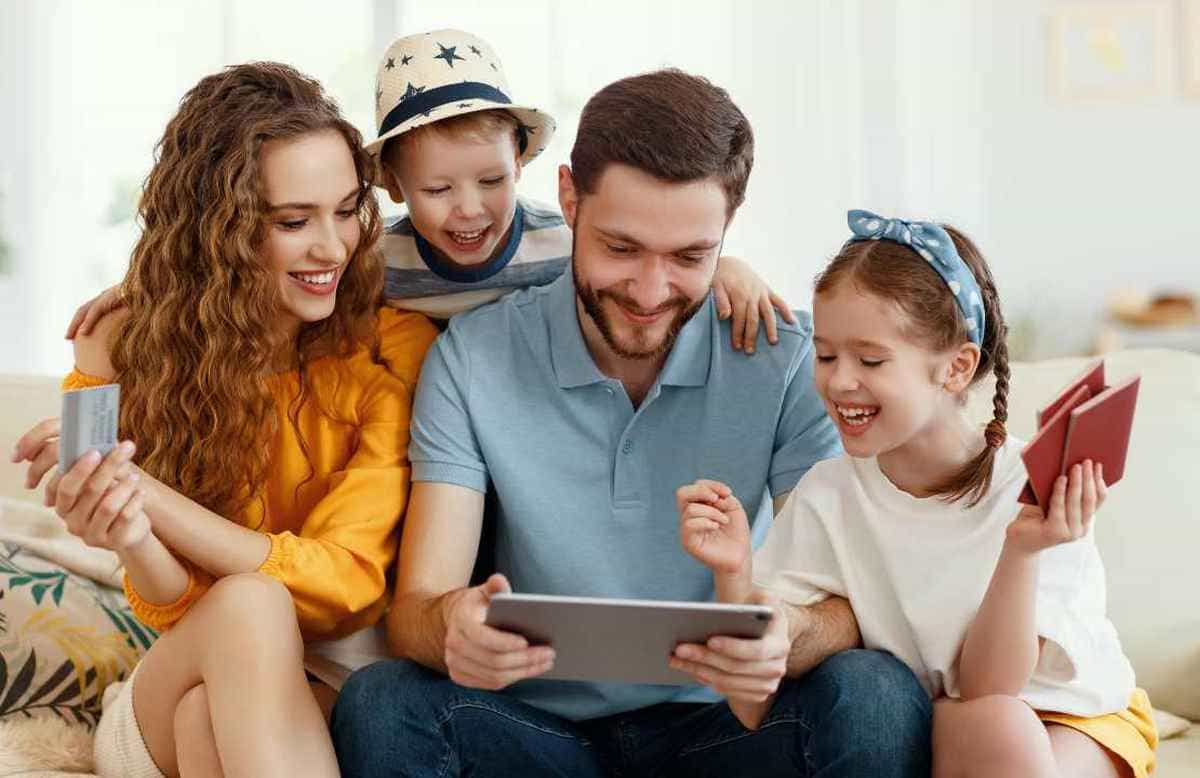 Bonus PC, tablet e internet: ecco come richiedere i 500 euro del voucher famiglia 16