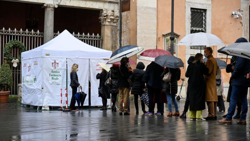 Boom di contagi, Bassetti: “Serve nuovo approccio. Uscire dalla visione della malattia devastante” 3 boom di contagi_