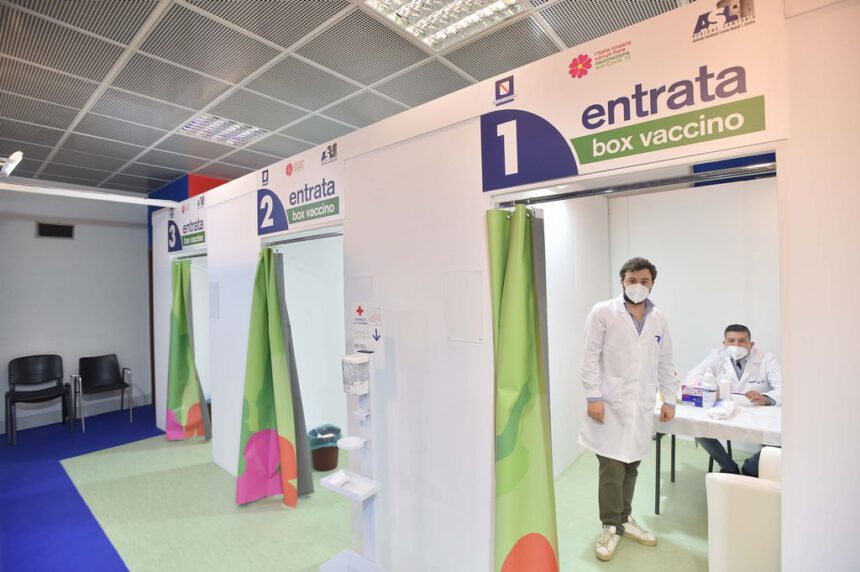 "Effetto Green Pass" in Italia, boom di prenotazioni al vaccino: "Un assalto alla diligenza" 1