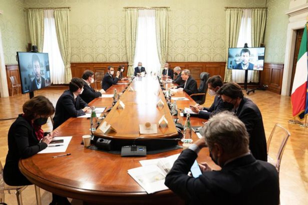 Cabina di regia, tutte le decisioni: feste, rientro a scuola, mascherine, terze dosi 17