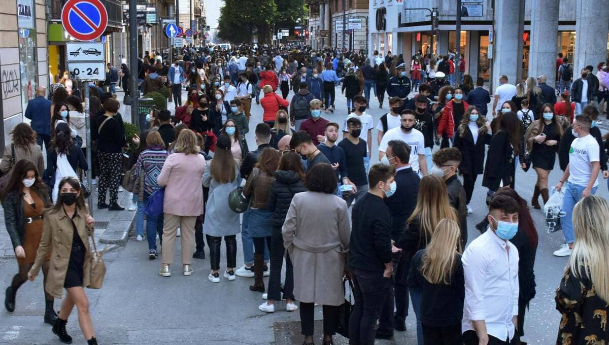 Covid, cambiano i colori delle Regioni: in 7 rischiano la zona arancione 15